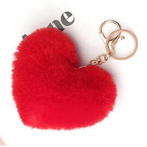 Accessories - LAST ONE 🔥faux fur heart keychain